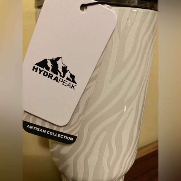 Hydrapeak Limited Edition Zebra Print Tumbler - Picture 2 of 8